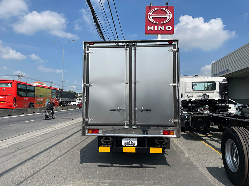 cong-ty-hino-dai-phat-tin-cung-cap-thung-chat-luong-va-gia-tot