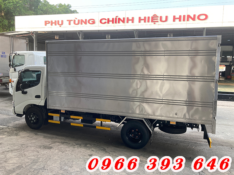 gia-lan-banh-xe-hino-1.9-tan-thung-kin-tu-745-trieu