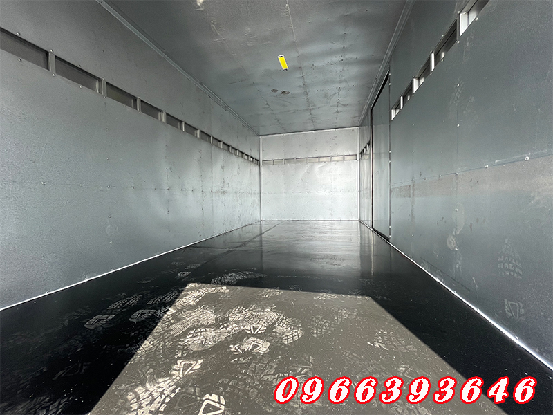 xe-hino-2.5-tan-thung-kin-san-phang
