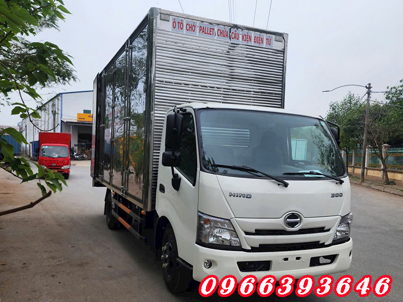 xe-hino-2t5-thung-kin-cau-kien-dien-tu