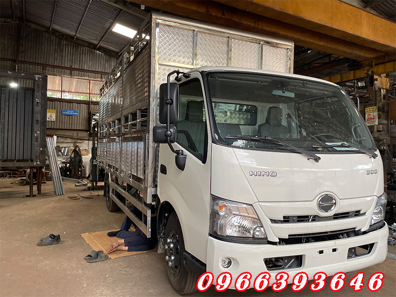 xe-hino-730-thung-gia-suc-full-inox-304