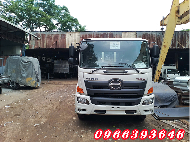xe-hino-500-FG-8-tan-thung-lung-cho-kinh-euro-5