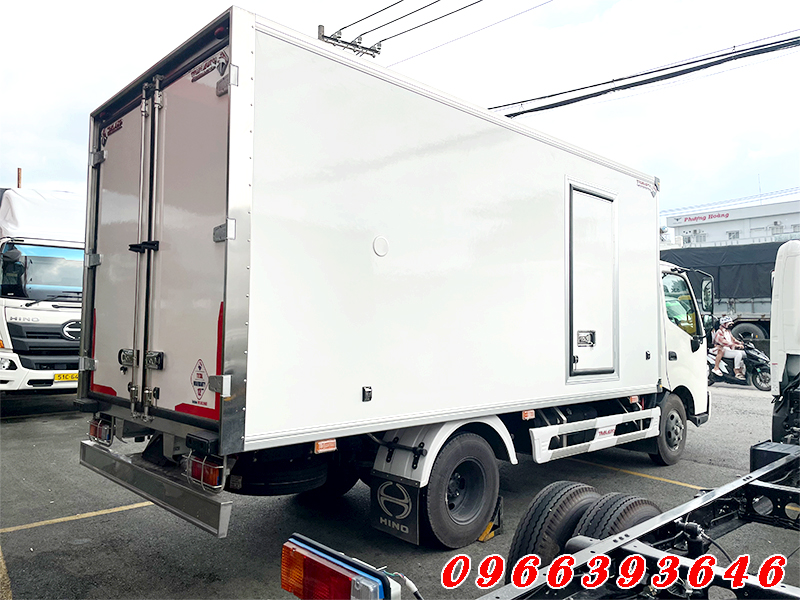 xe-hino-2t5-thung-bao-on-giu-gia-tot