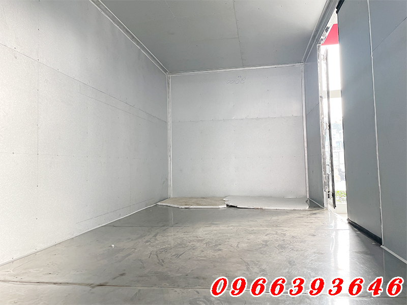 xe-hino-3t5-thung-kin-san-phang