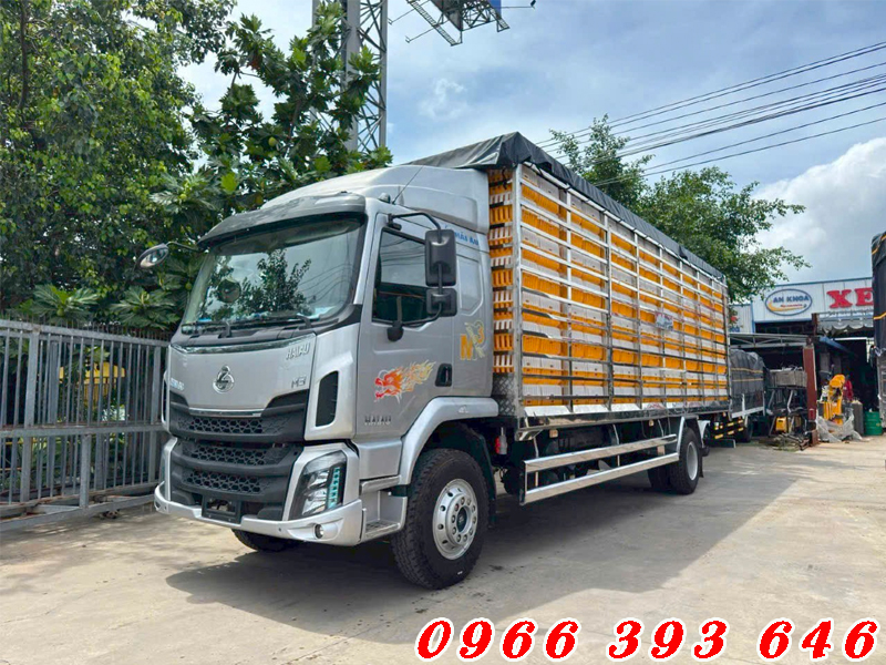 Xe-cheng-long-cai-tao-thanh-thung-gia-cam