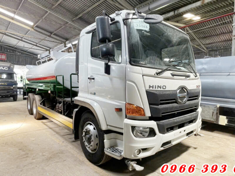 xe-hino-15-tan-bon-14-khoi-tuoi-cay-ve-sinh-duong