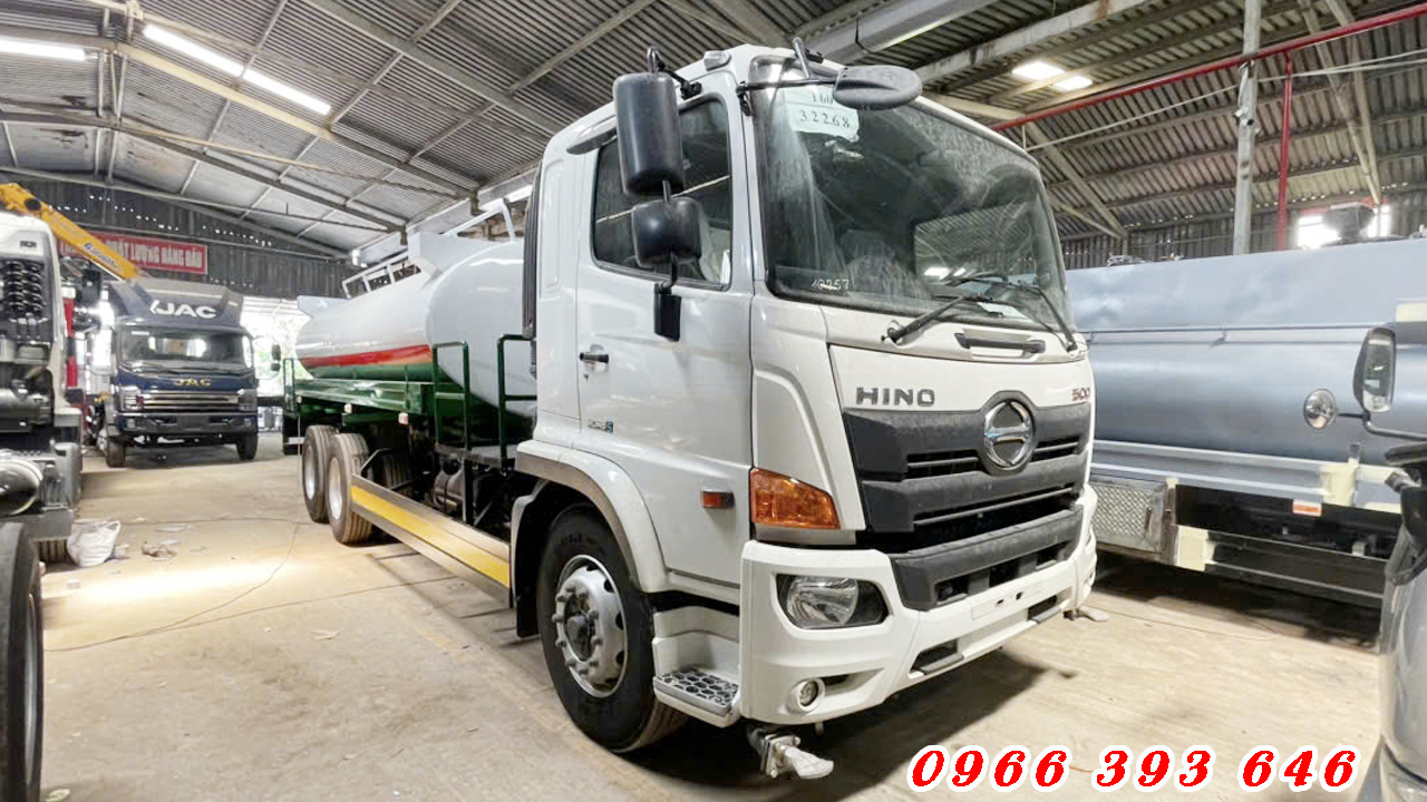 xe-hino-15-tan-bon-14-khoi-tuoi-cay-ve-sinh-duong
