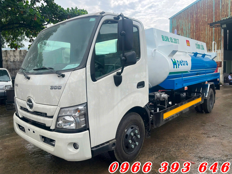 xe-hino-xzu-730-bon-xang-dau-6-khoi