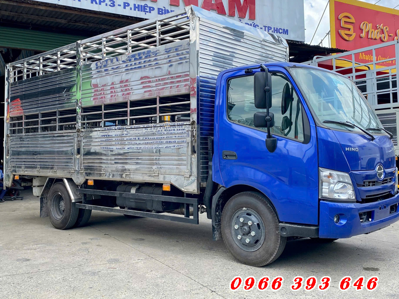 xe-hino-3.5-tan-thung-gia-suc