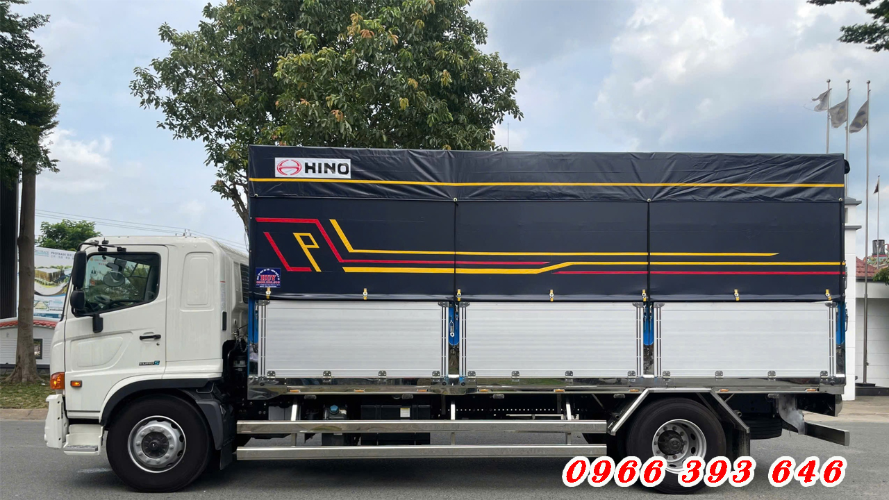 xe-hino-fg-9.2-tan-thung-mui-bat-6.3-met